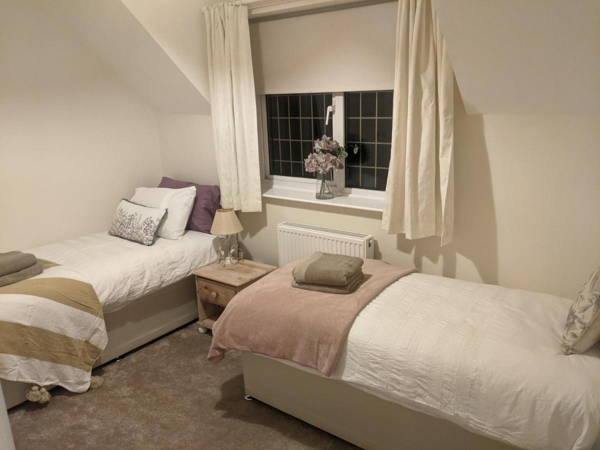 Aldon Farmhouse Villa Yeovil Bagian luar foto