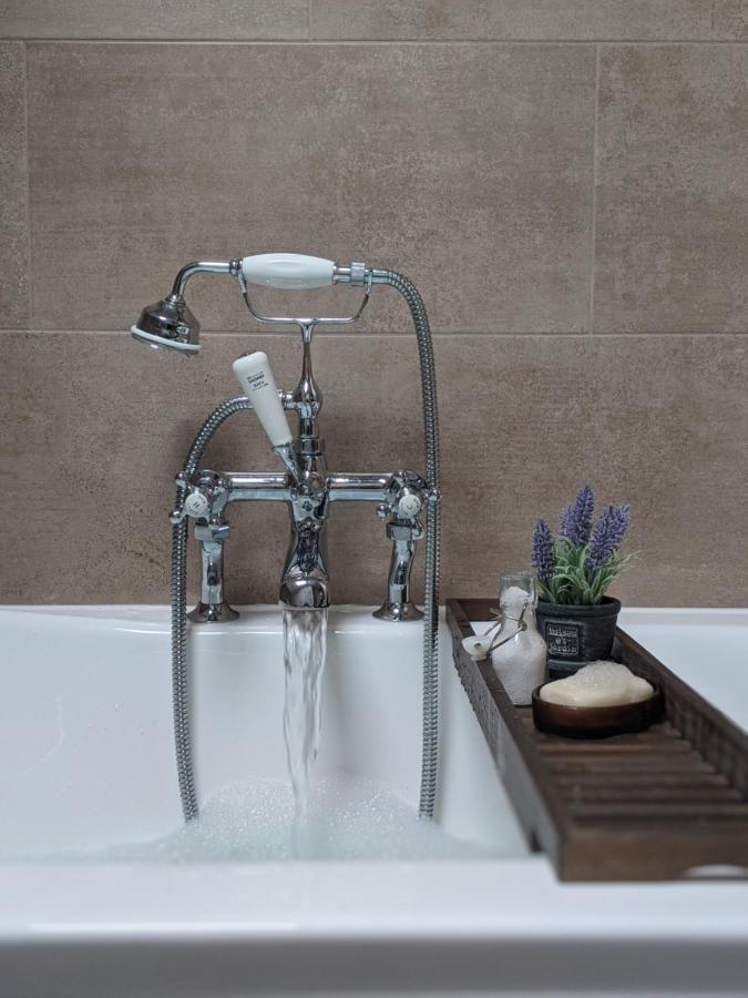 Aldon Farmhouse Villa Yeovil Bagian luar foto