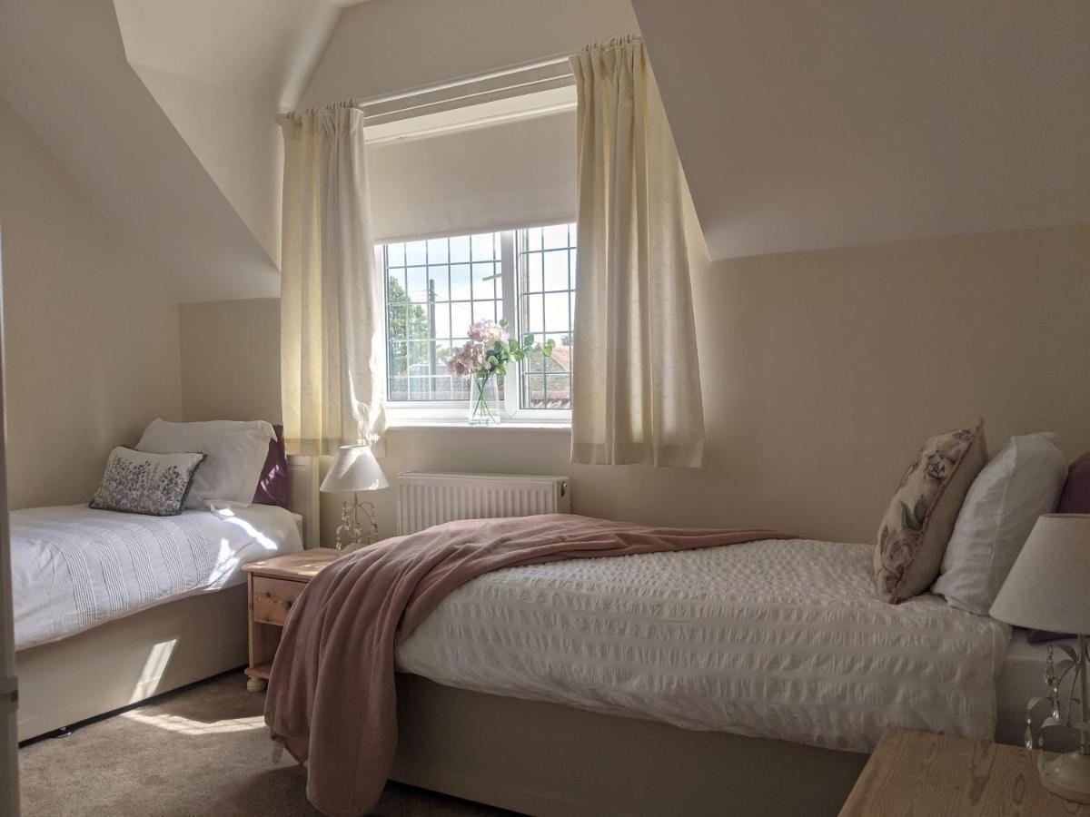 Aldon Farmhouse Villa Yeovil Bagian luar foto